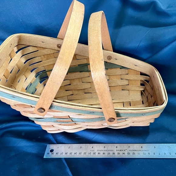 Price Drop- Longaberger Yuletide Traditions Basket Green Christmas Collection 91 - Picture 3 of 10